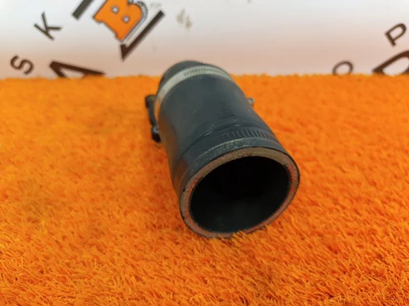 Патрубок интеркулера