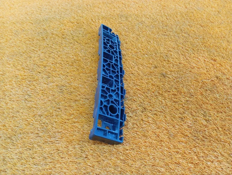 Крепление бампера