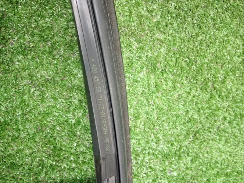 Уплотнитель стекла двери