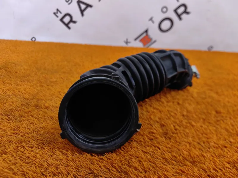 Патрубок воздушного фильтра