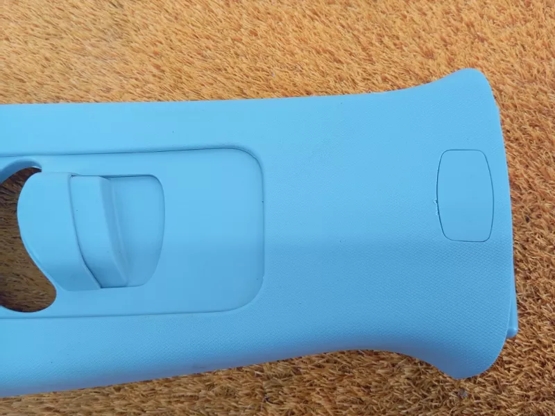 Обшивка центральной стойки