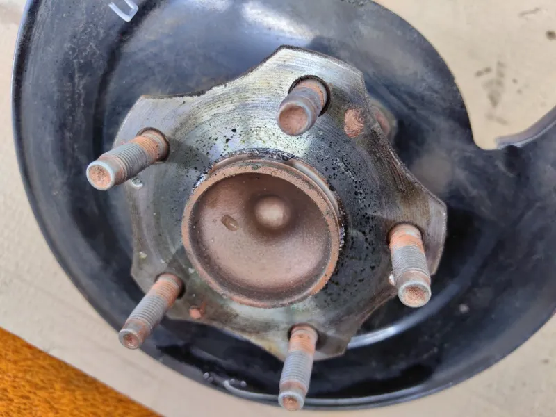 Кулак поворотный