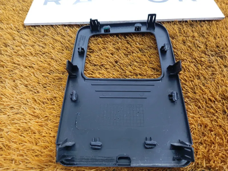 Крышка блока предохранителей