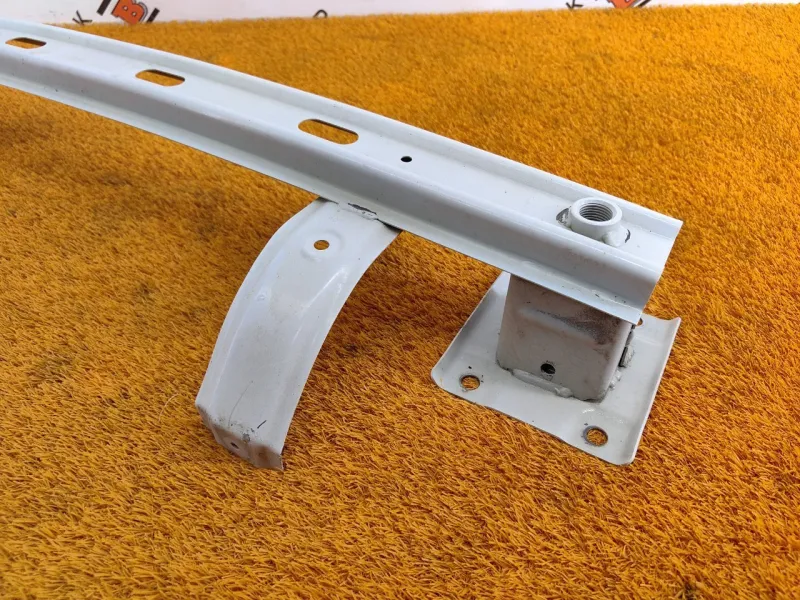 Усилитель бампера