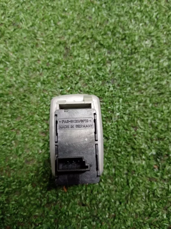 Кнопка стеклоподъемника