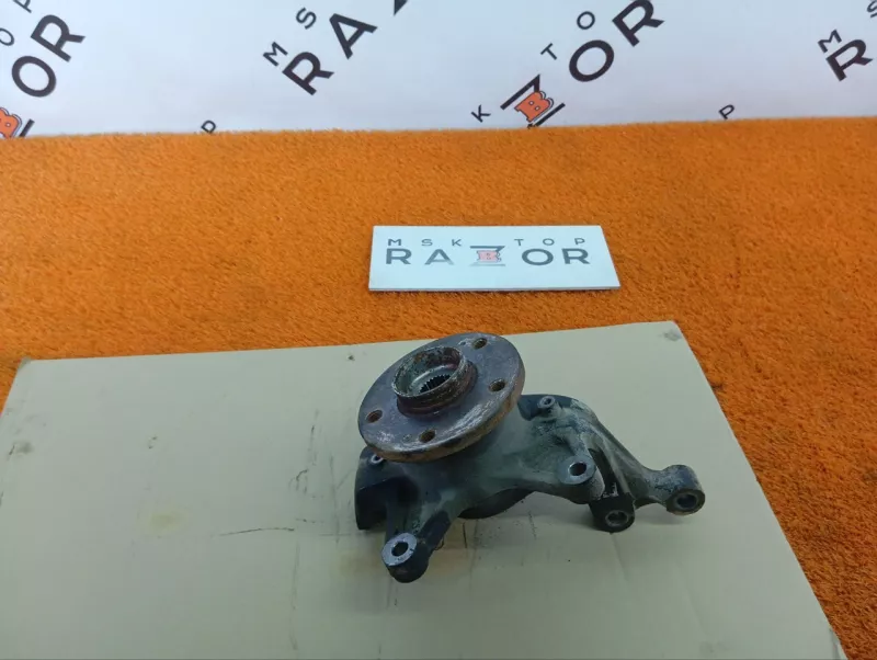 Кулак поворотный