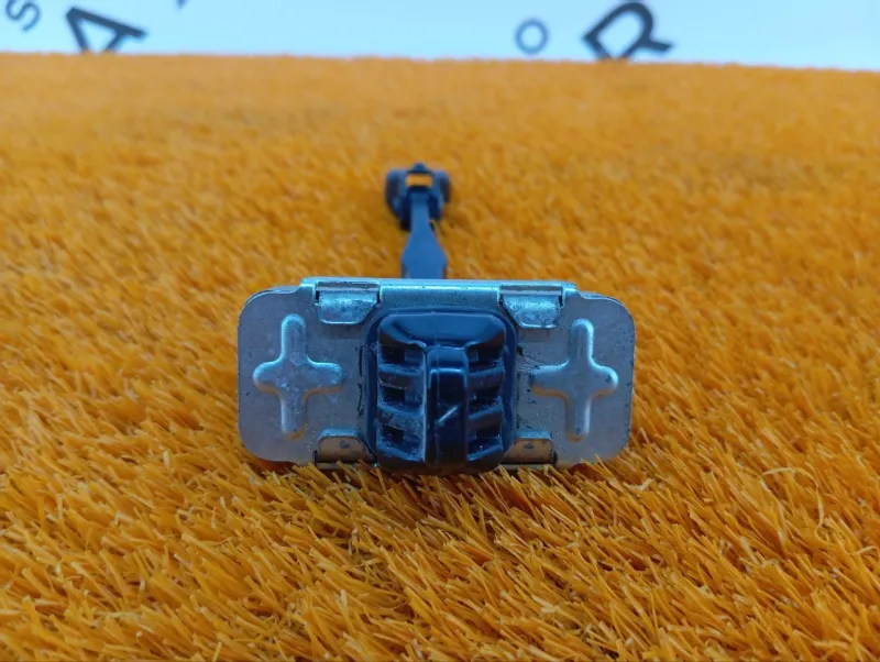 Ограничитель двери