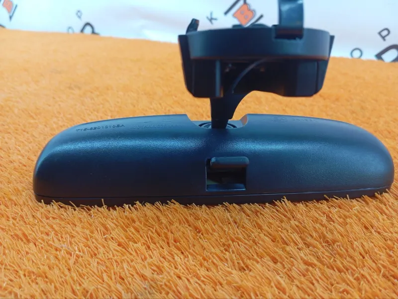 Зеркало заднего вида