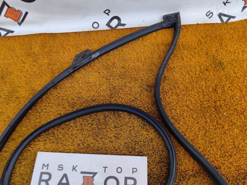 Уплотнитель двери