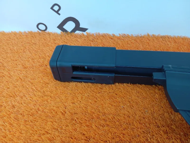 Шторка багажника