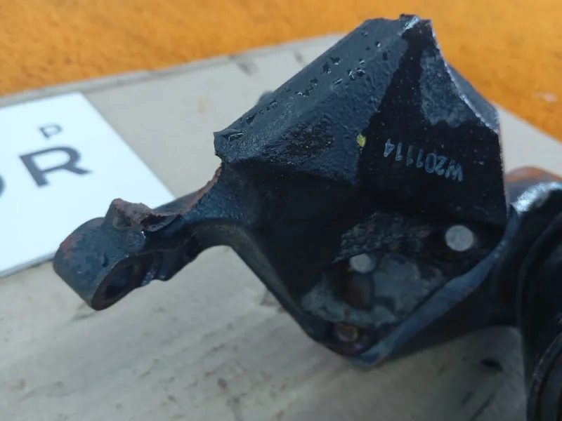 Подушка двигателя