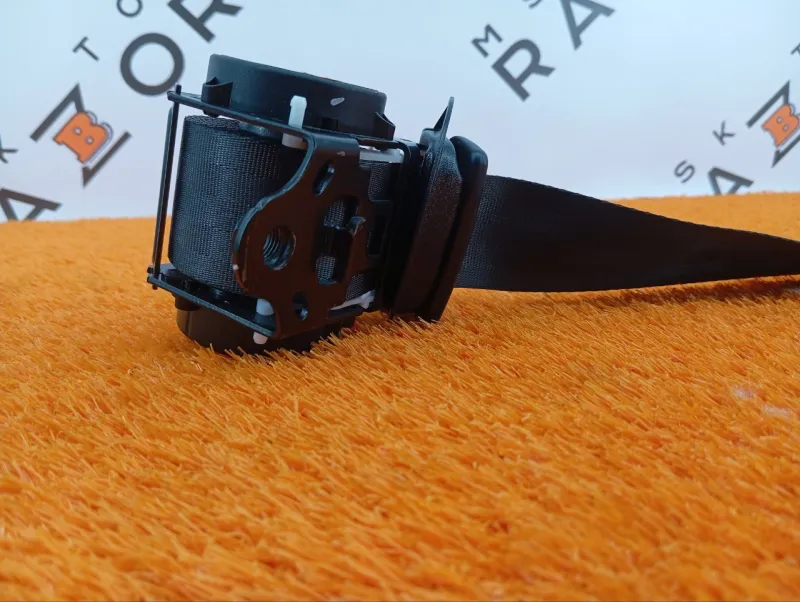 Ремень безопасности