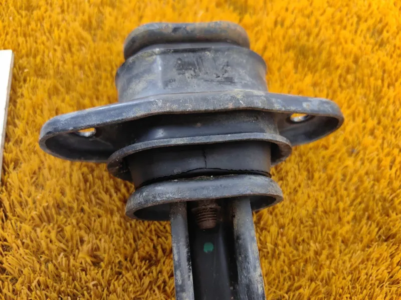 Подушка двигателя