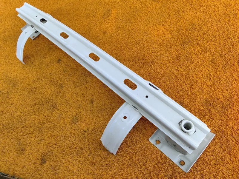 Усилитель бампера