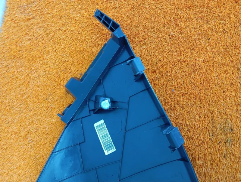 Накладка на стойку кузова