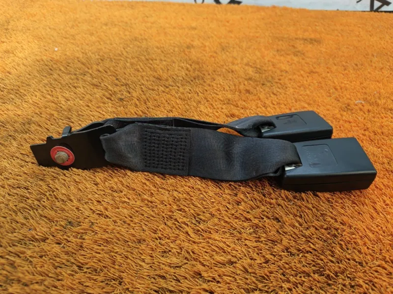 Ответная часть ремня безопасности