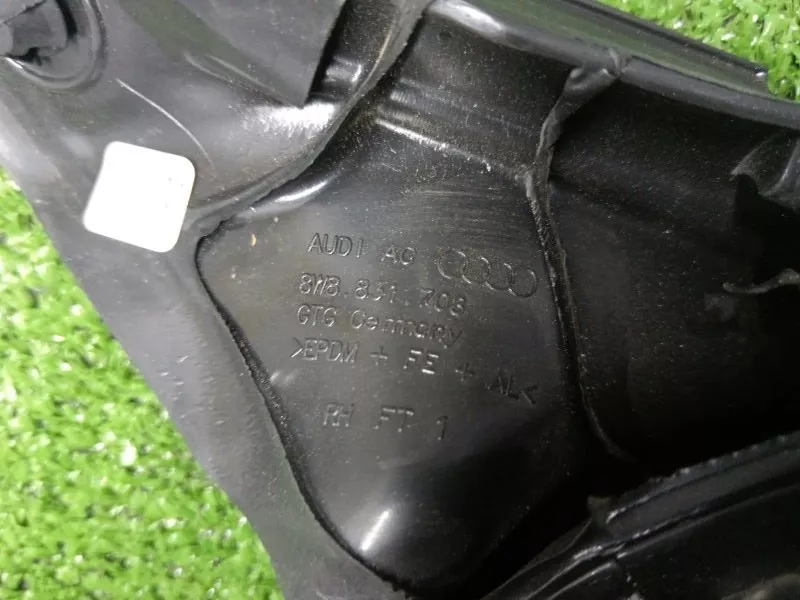 Уплотнитель двери