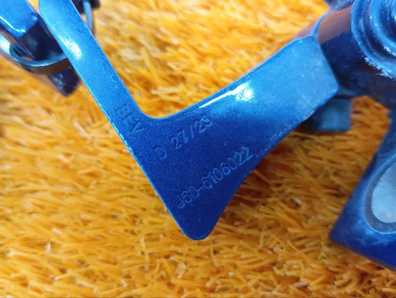 Петля двери