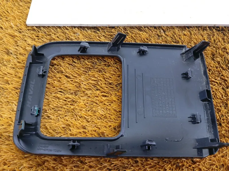 Крышка блока предохранителей