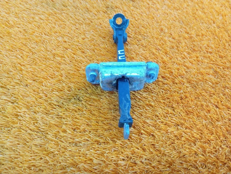 Ограничитель двери