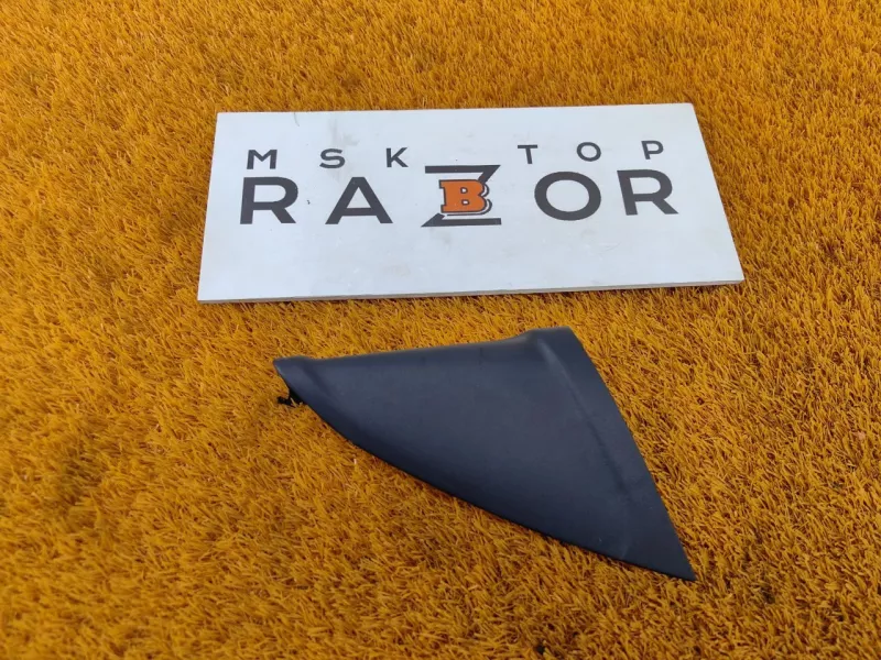 Уголок двери