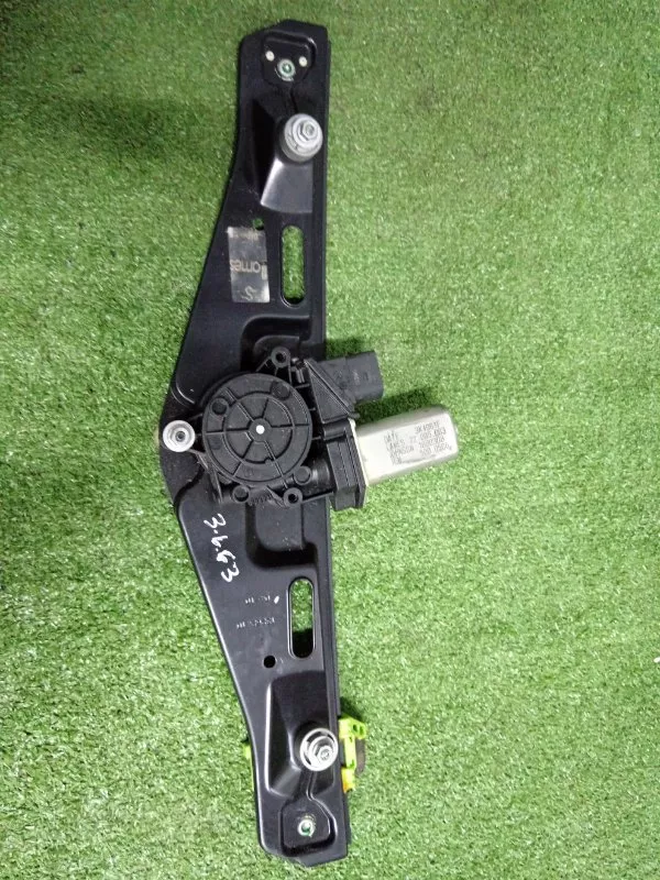 Стеклоподъемник BMW X1 2010 51352990387 E84, задний левый