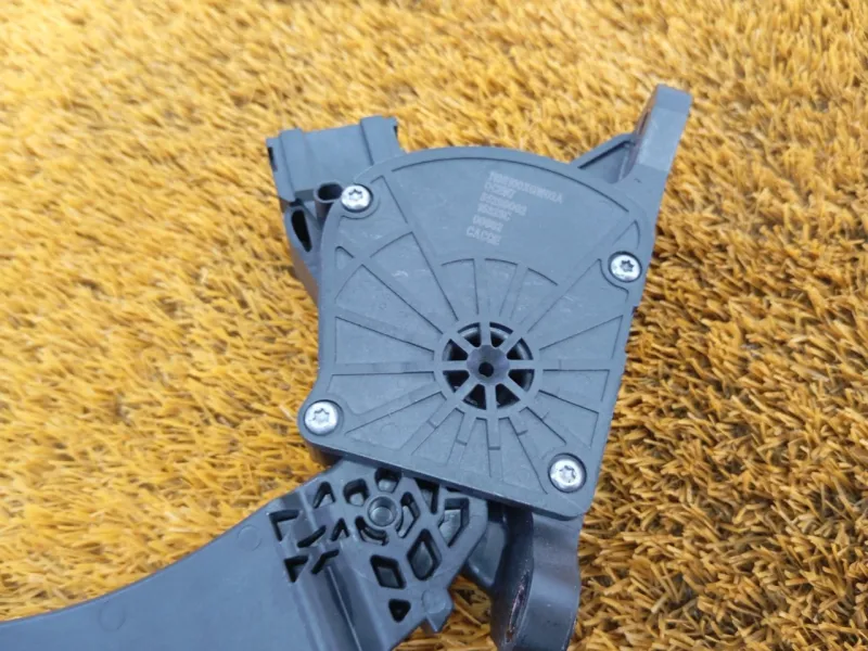 Педаль газа