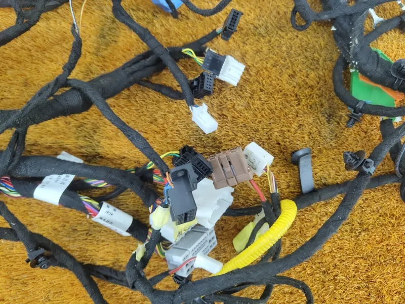 Проводка салона