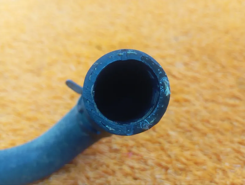 Патрубок радиатора