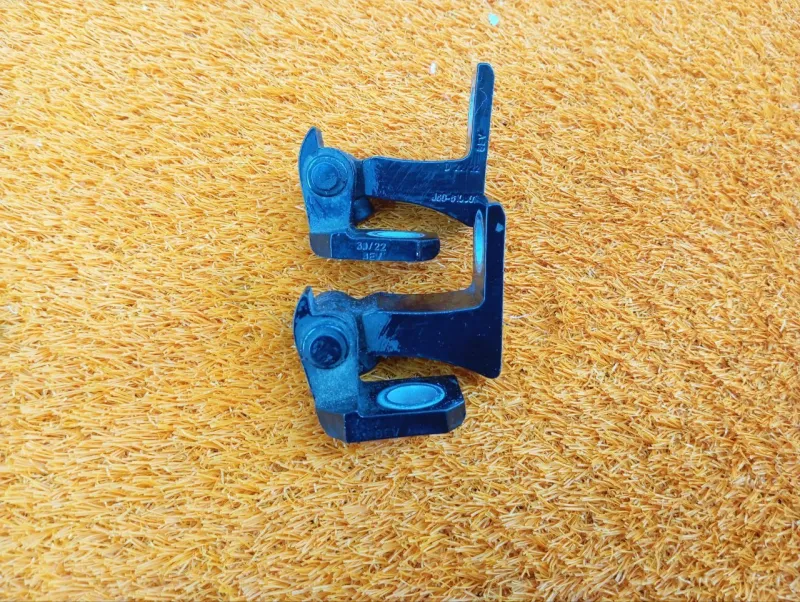 Петля двери