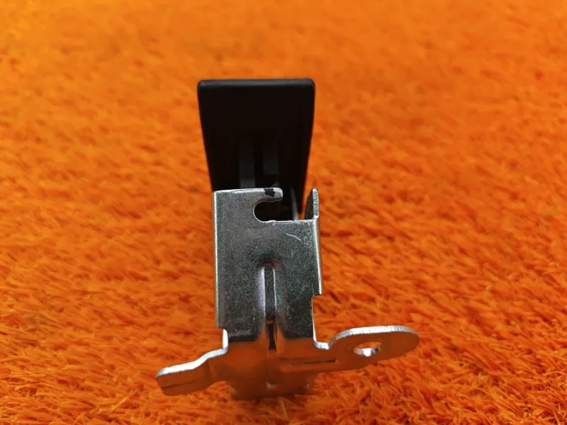 Ручка открывания капота