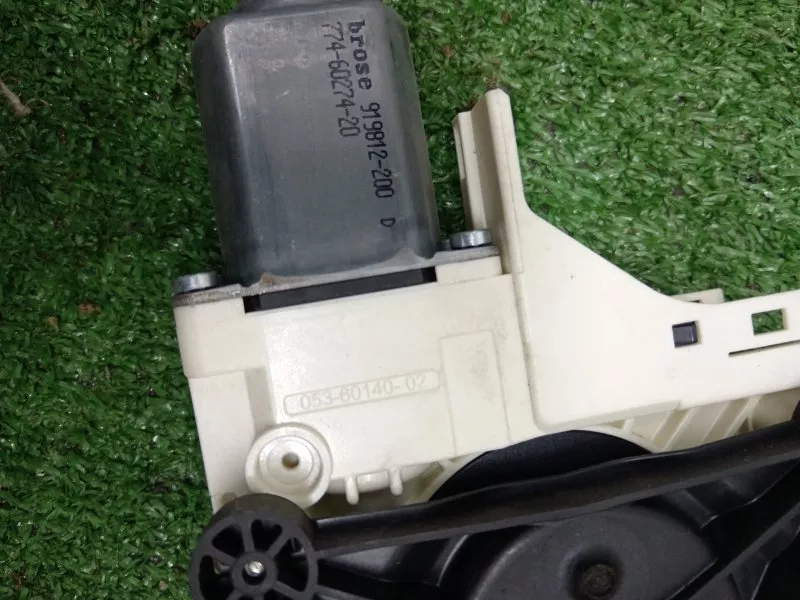 Стеклоподъемник Audi A4 2009 8K0839461 B8, задний левый