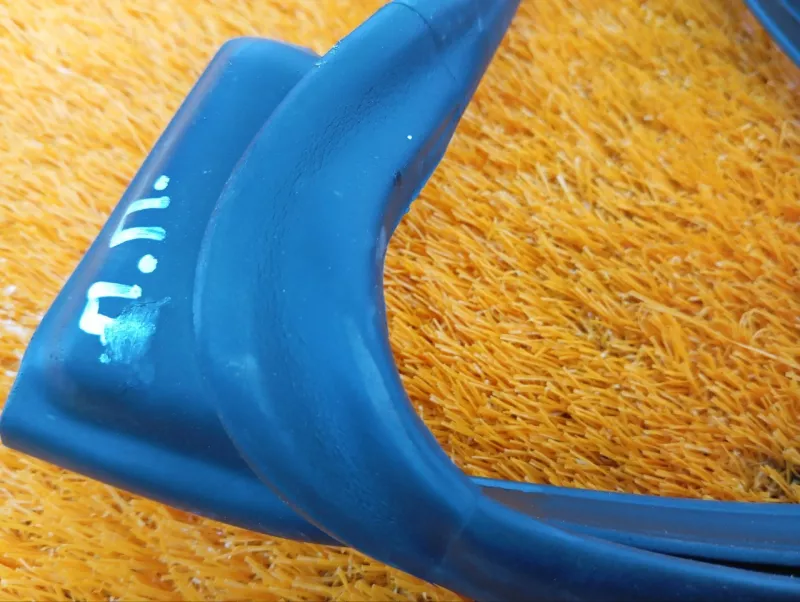 Уплотнитель двери