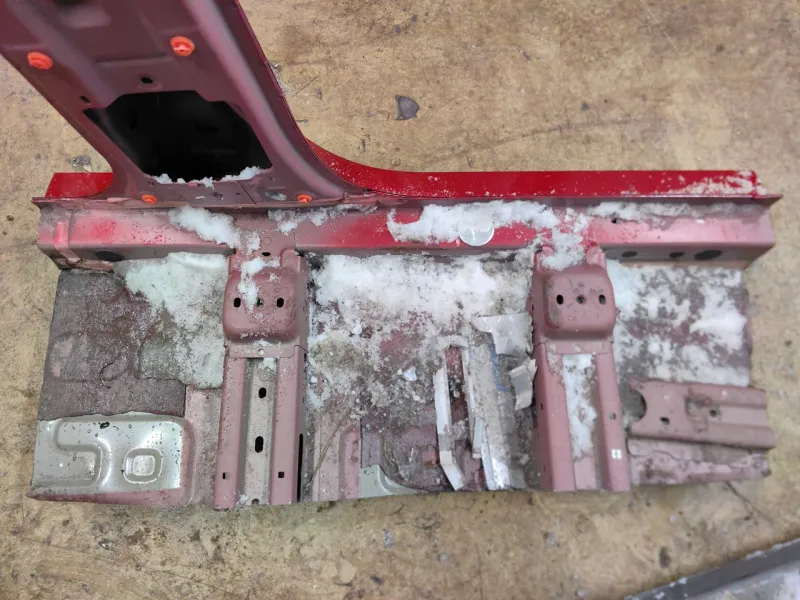 Порог с центральной стойкой