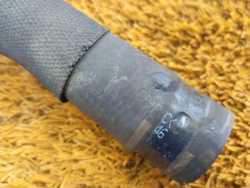 Патрубок радиатора