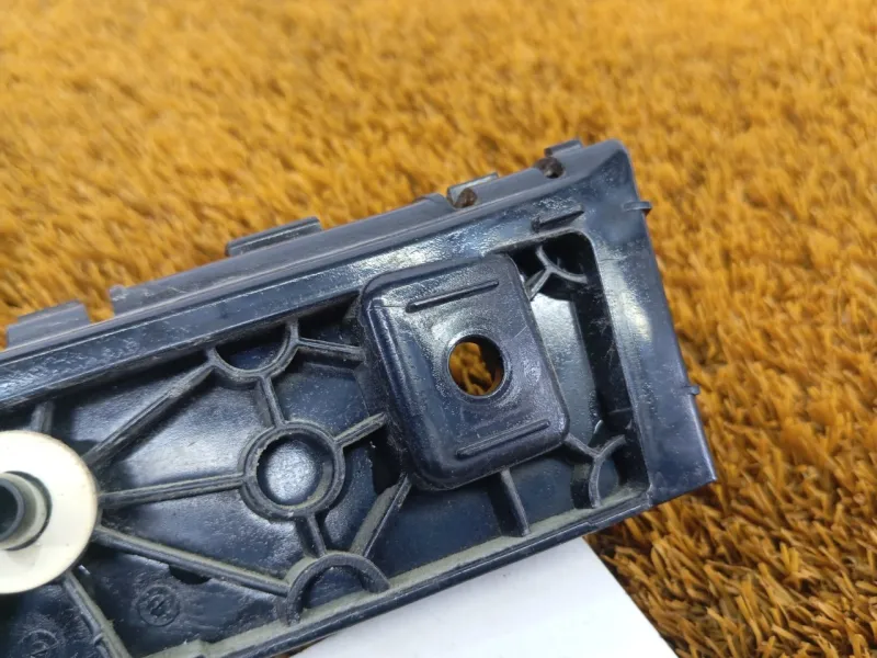 Крепление бампера