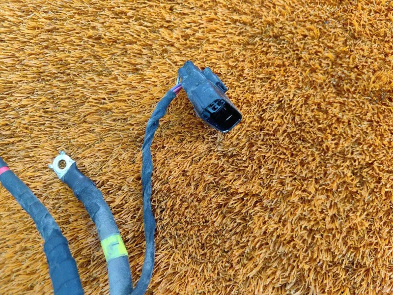 Клемма аккумулятора