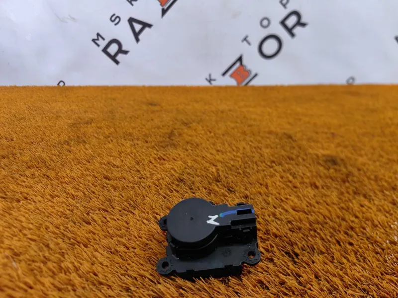 Моторчик заслонки печки