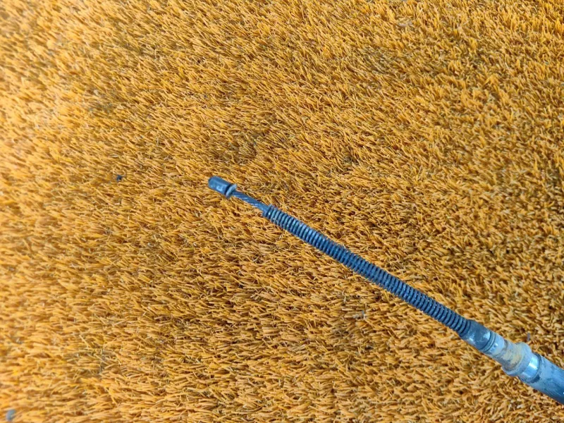 Трос стояночного тормоза