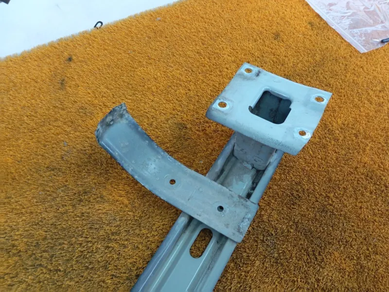 Усилитель бампера