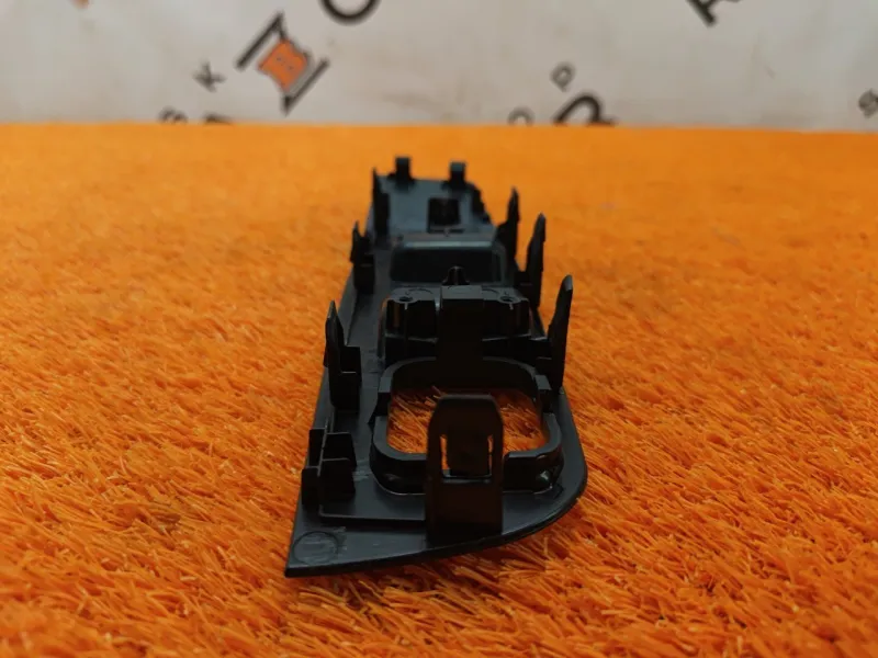 Накладка блока управления стеклоподъемниками