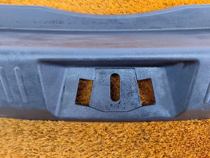 Накладка замка багажника