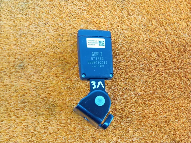 Ответная часть ремня безопасности