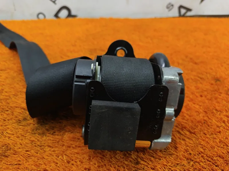 Ремень безопасности