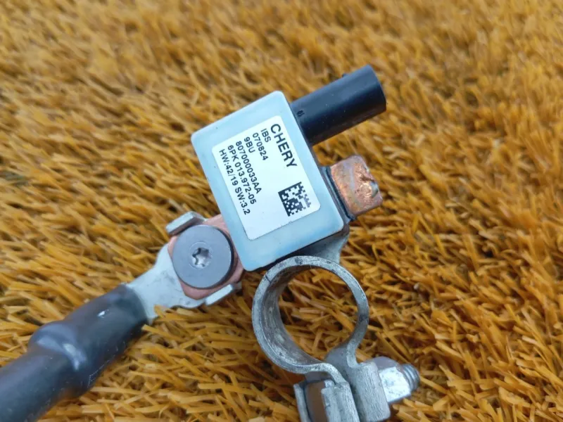 Клемма аккумулятора