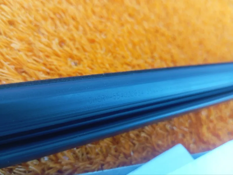 Уплотнитель стекла двери