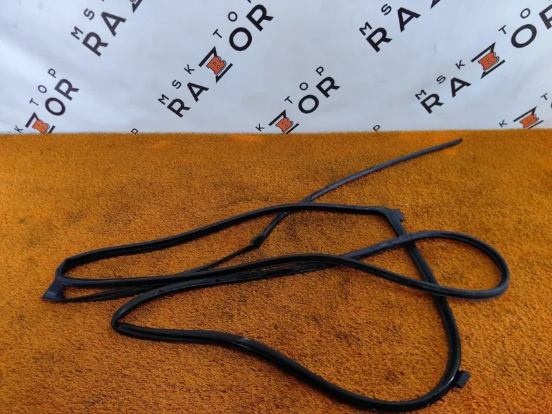 Уплотнитель двери