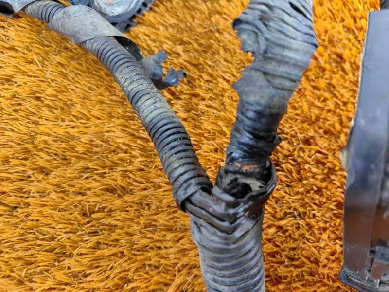 Клемма аккумулятора