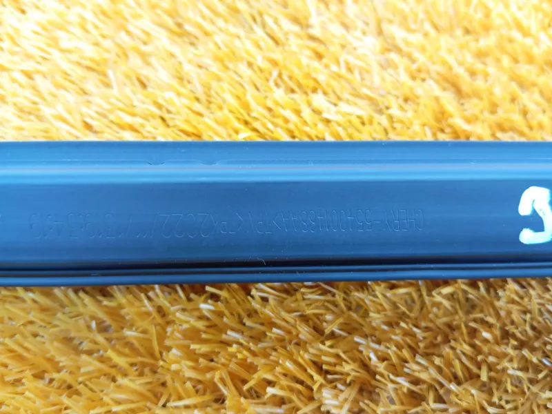 Уплотнитель стекла двери