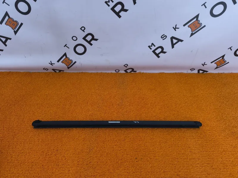 Уплотнитель стекла двери